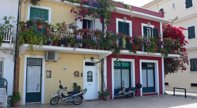 Wandelen op Zakynthos - Gekleurde huizen