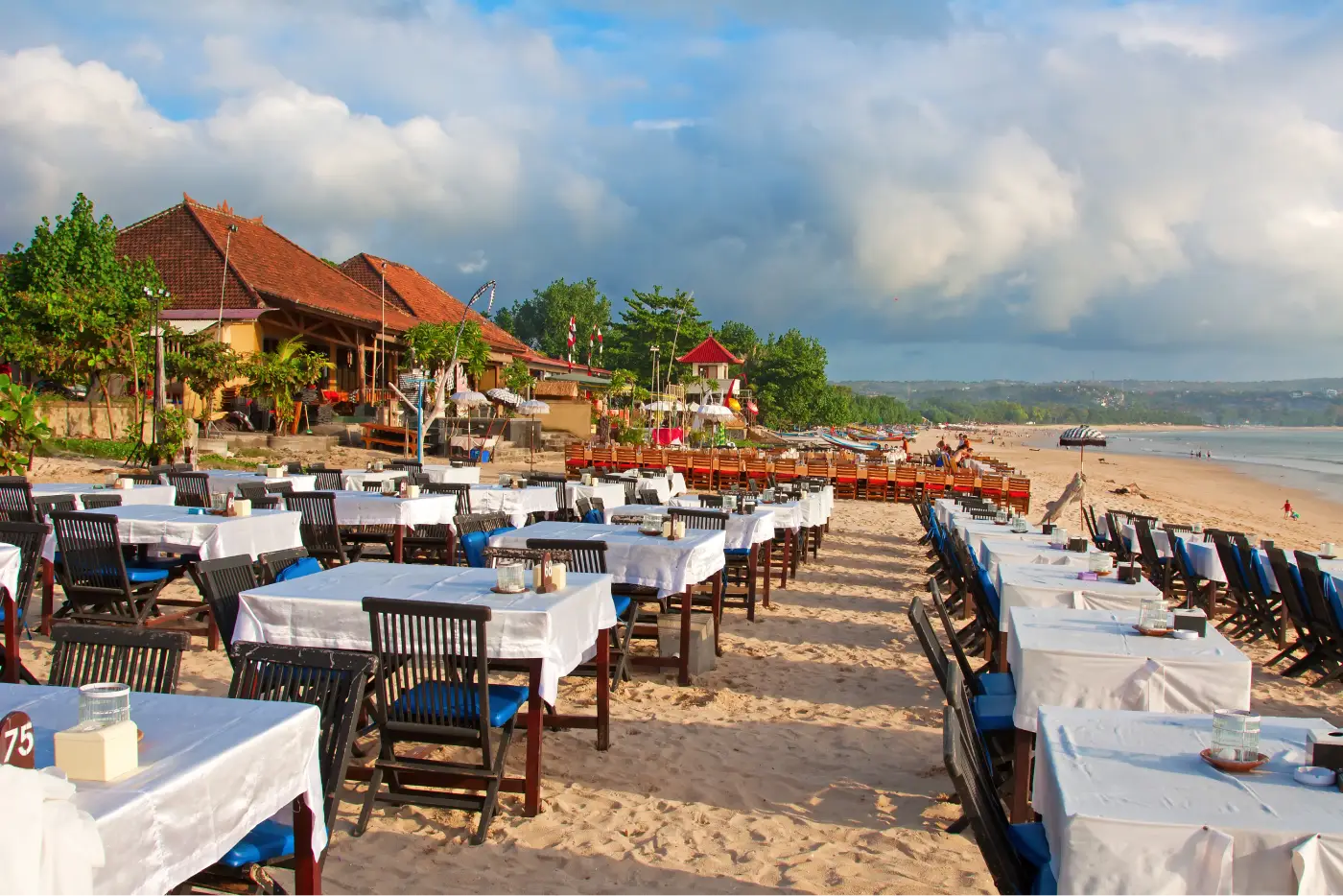 Uit eten bij Jimbaran Beach