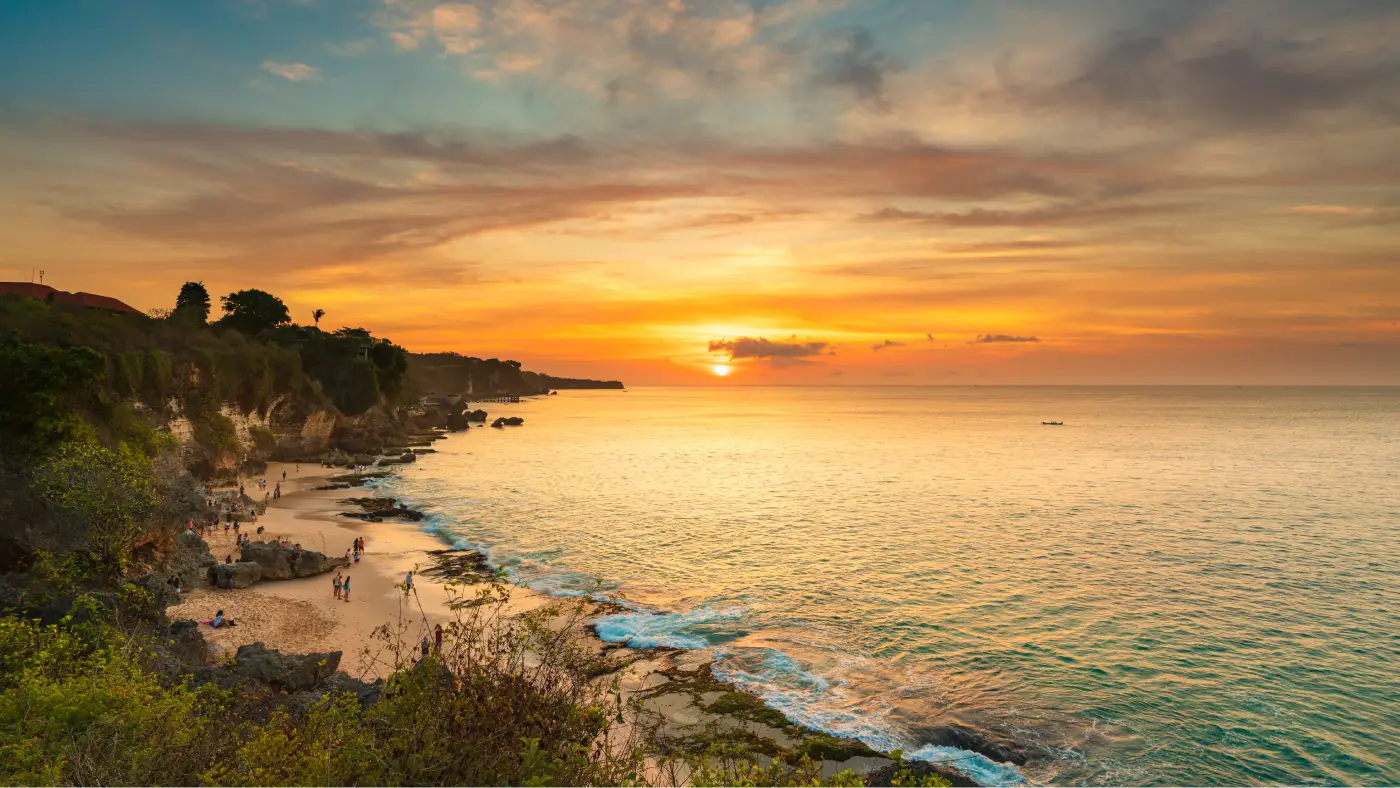 Zonsondergang bij Tegal Wangi Beach